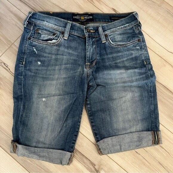 Lucky Brand denim jean shorts Sweet N Low Size 2/26 - Picture 2 of 3
